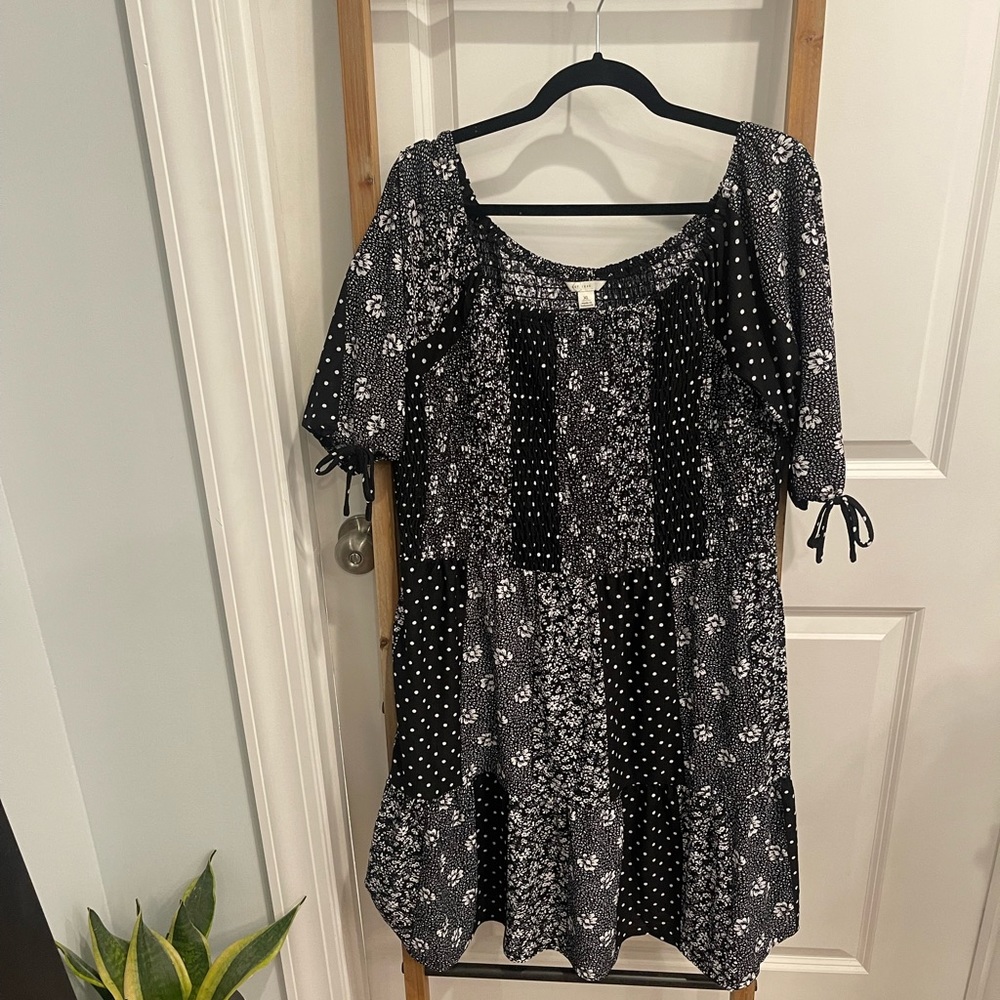 Black and white smoked top dress.